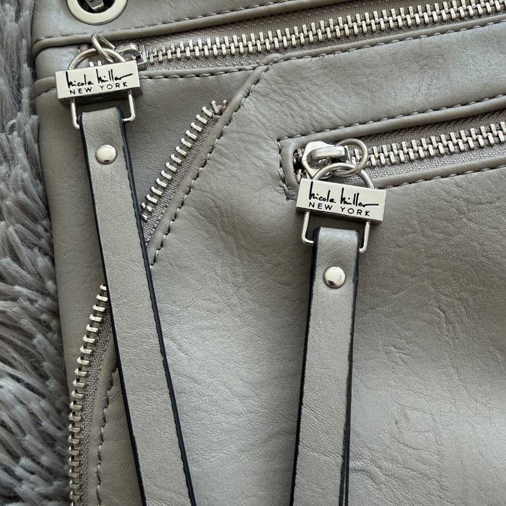 Nicole Miller grey faux leather crossbody bag - Picture 3 of 8